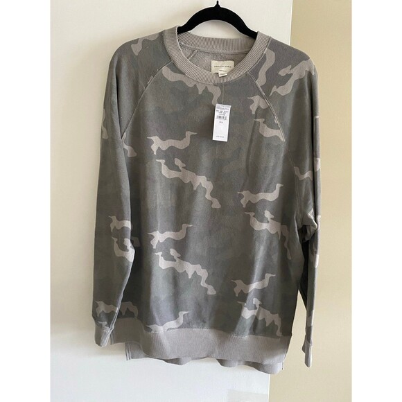 American Eagle AE Fleece Crew Neck Sweatshirt Small Gray Green Camo NWT - Picture 1 of 12